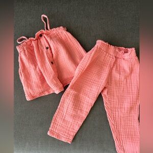 Old navy summer set. So cute and perfect for warm weather! Breathable fabric.